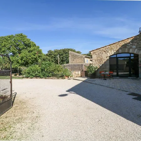بيت للعطل Authentic With Pool Near Uzes *
