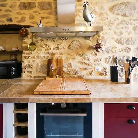 بيت للعطل Authentic With Pool Near Uzes Fontarèches