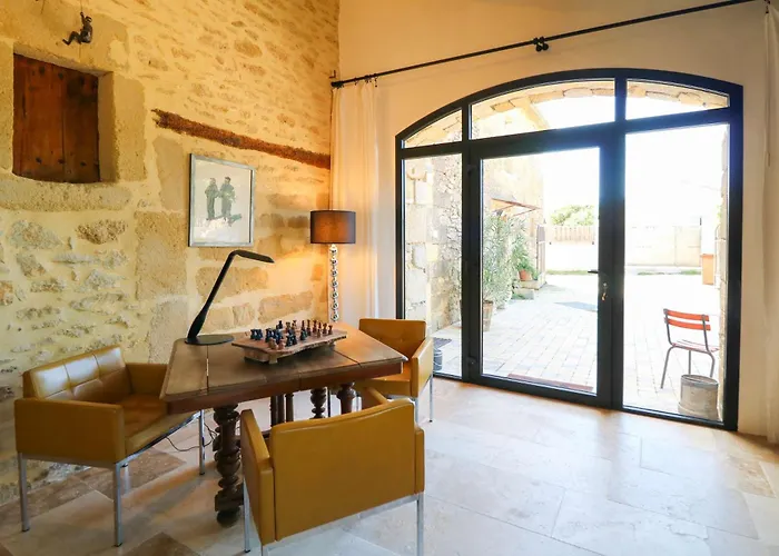 Feriehus Authentic With Pool Near Uzes
