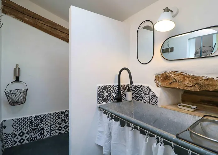 Authentic With Pool Near Uzes