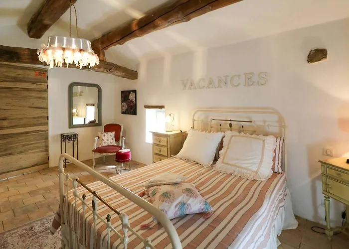 Feriehus Authentic With Pool Near Uzes *