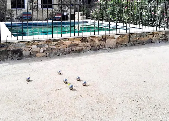Feriehus Authentic With Pool Near Uzes