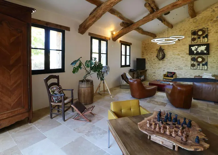 Feriehus Authentic With Pool Near Uzes *